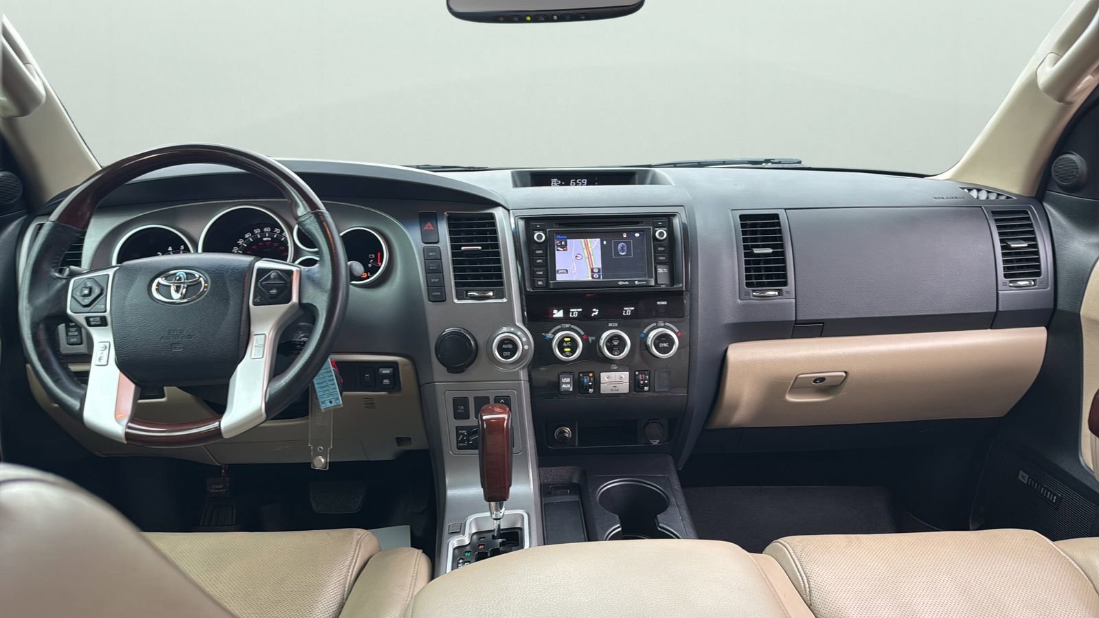 Used 2014 Toyota Sequoia Platinum RWD image 21