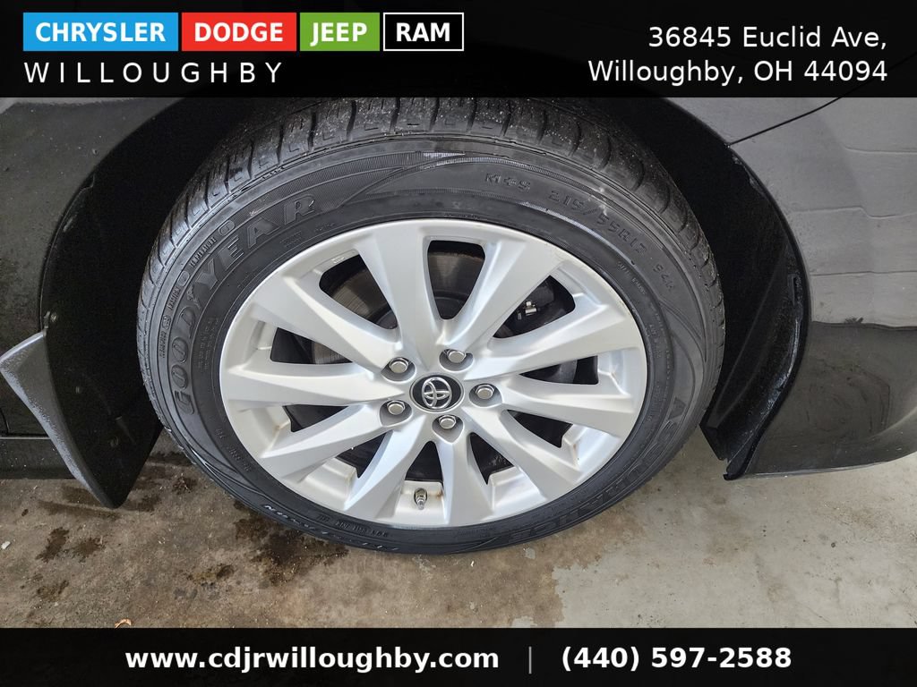 Used 2019 Toyota Camry LE FWD image 40