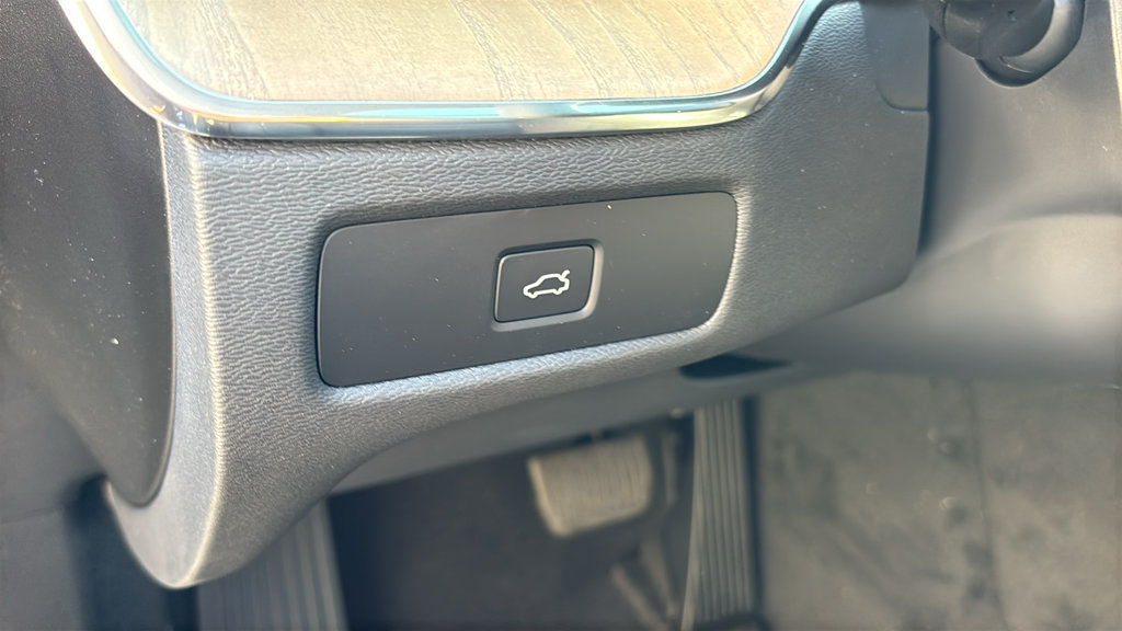 New 2027 Volvo XC60 B5 Ultra AWD/4WD image 14