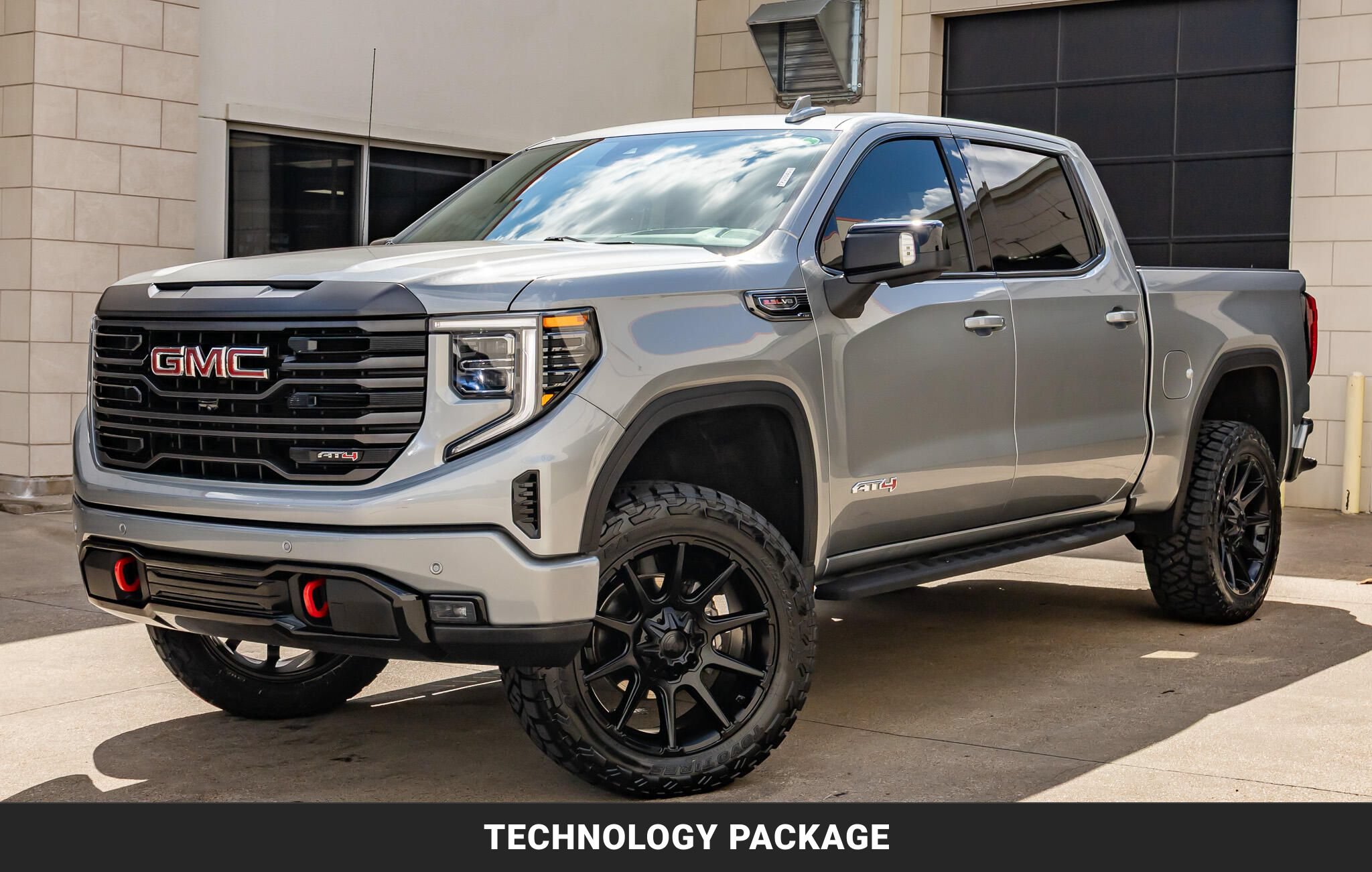 Used 2024 GMC Sierra 1500 AT4 w/ Technology Package AWD/4WD image 5