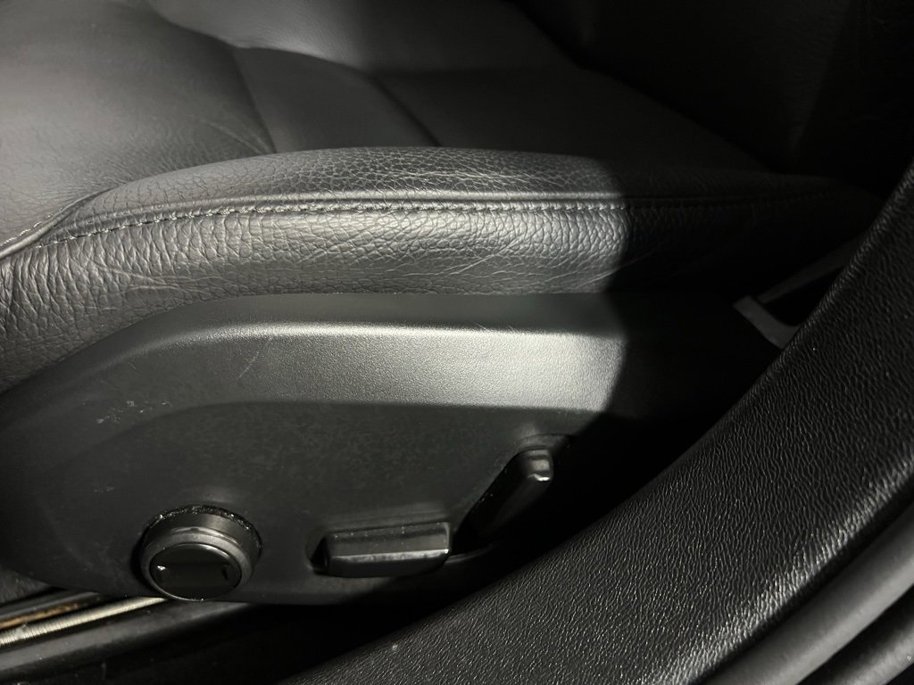 Used 2025 Volvo V60 B5 Cross Country Plus image 22