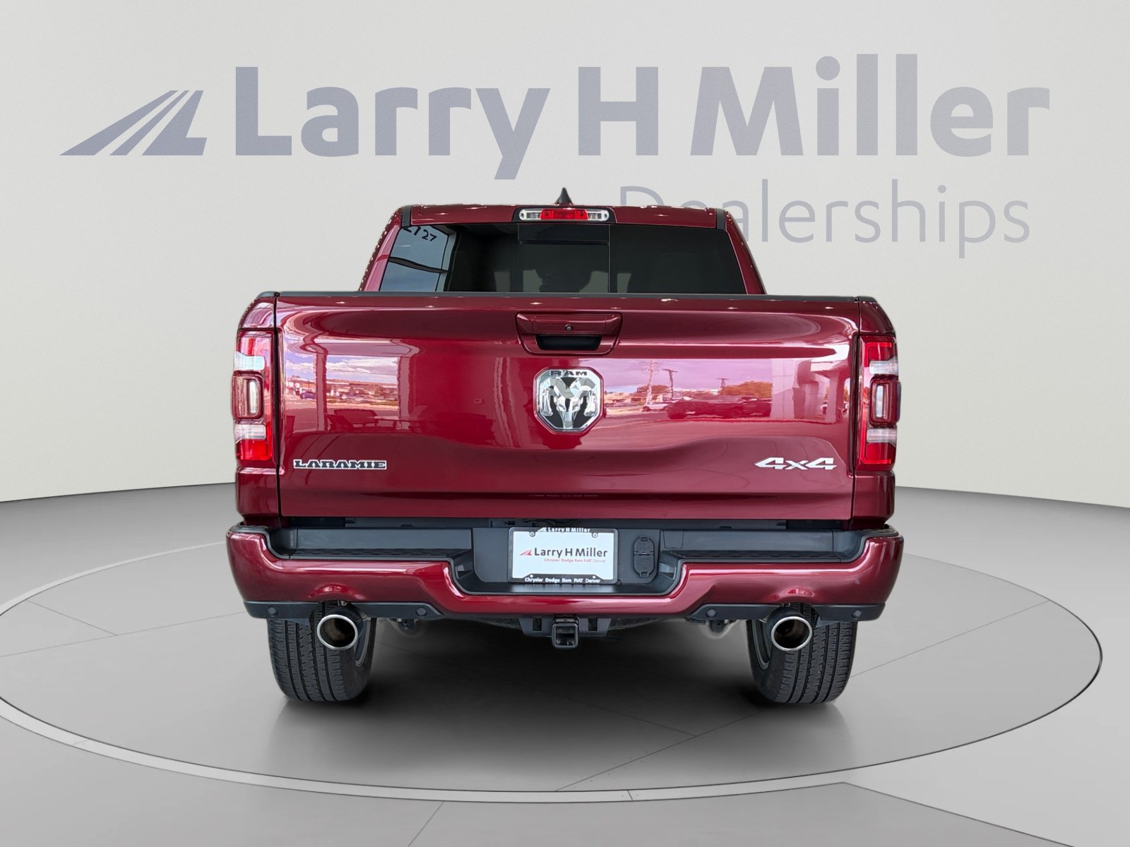 Used 2023 RAM 1500 Laramie AWD/4WD image 4