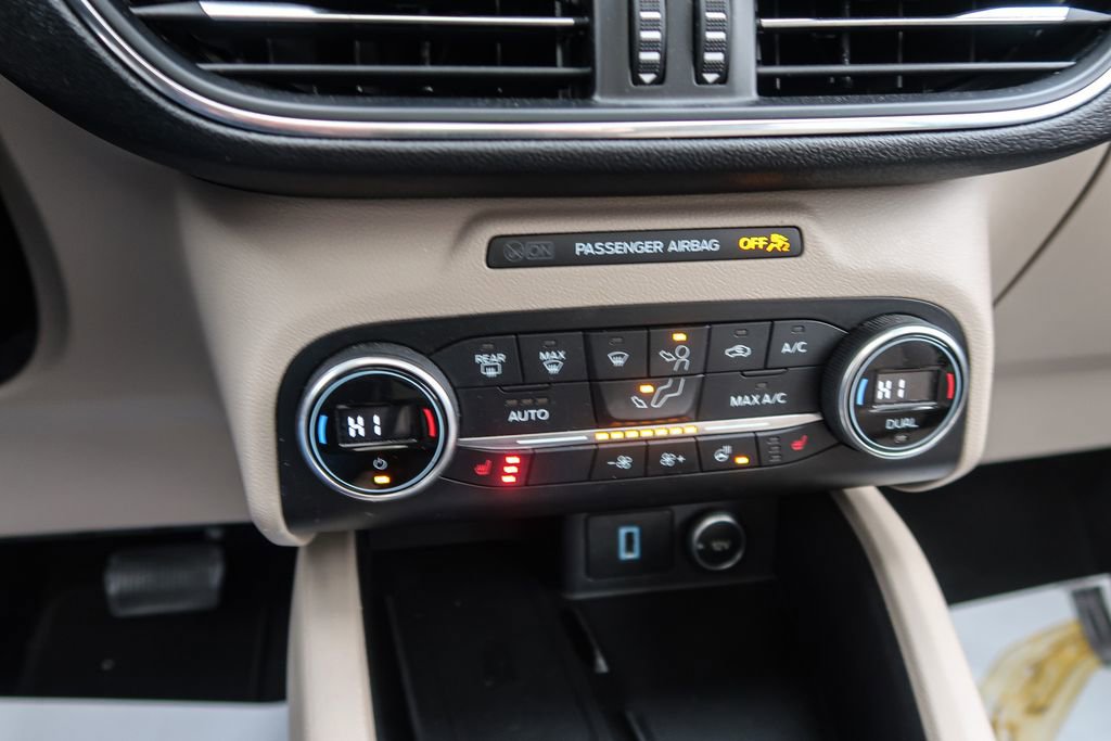 Used 2020 Ford Escape Titanium w/ Titanium Premium Package 2.0 image 39