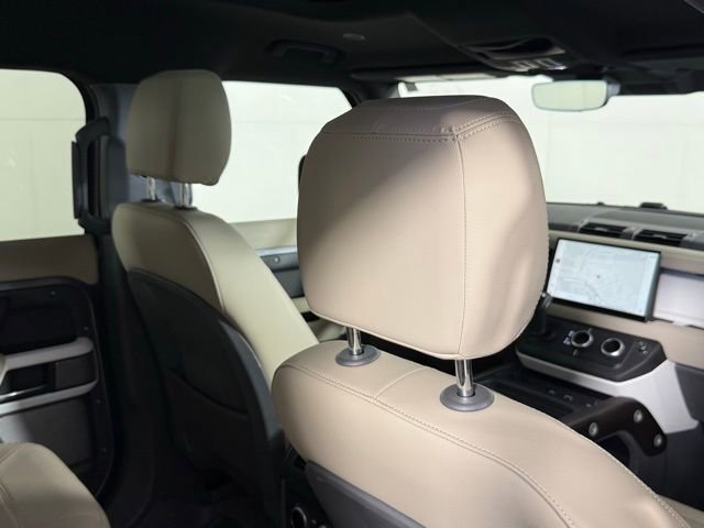 Used 2023 Land Rover Defender 130 SE AWD/4WD image 30