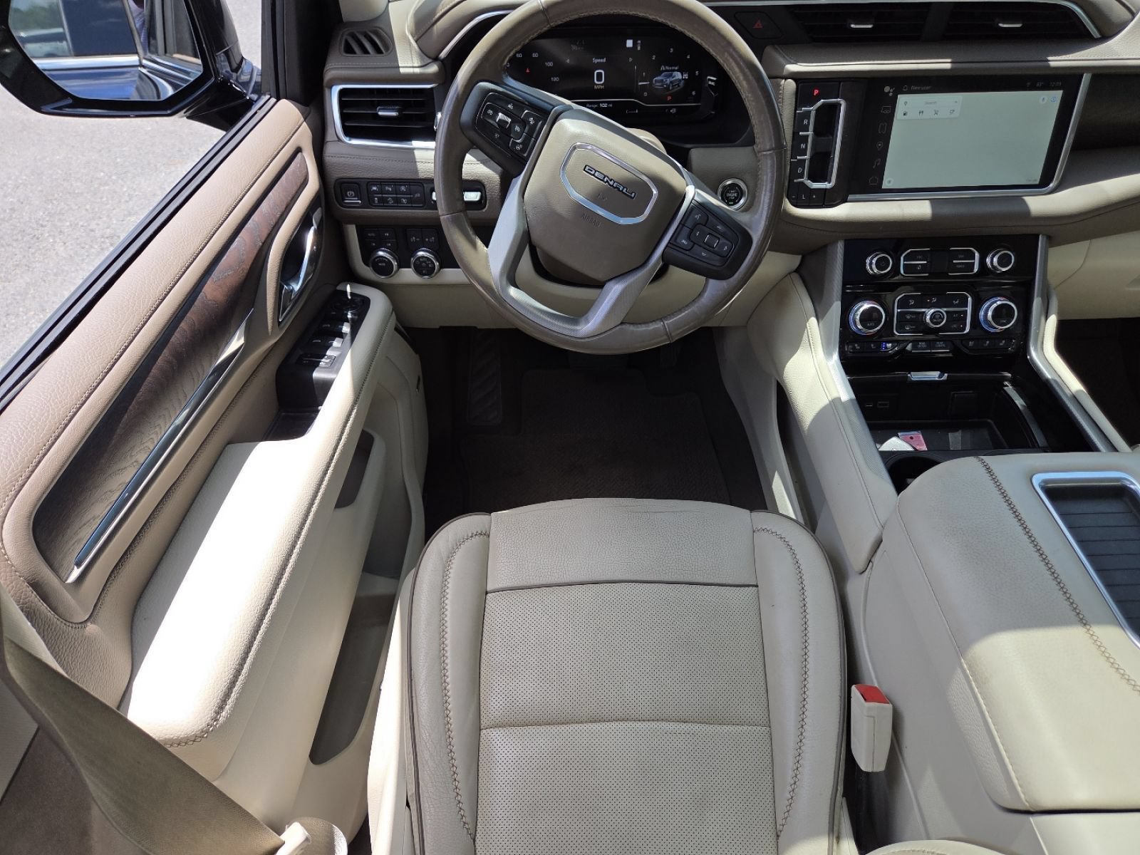 Used 2022 GMC Yukon Denali AWD/4WD image 32