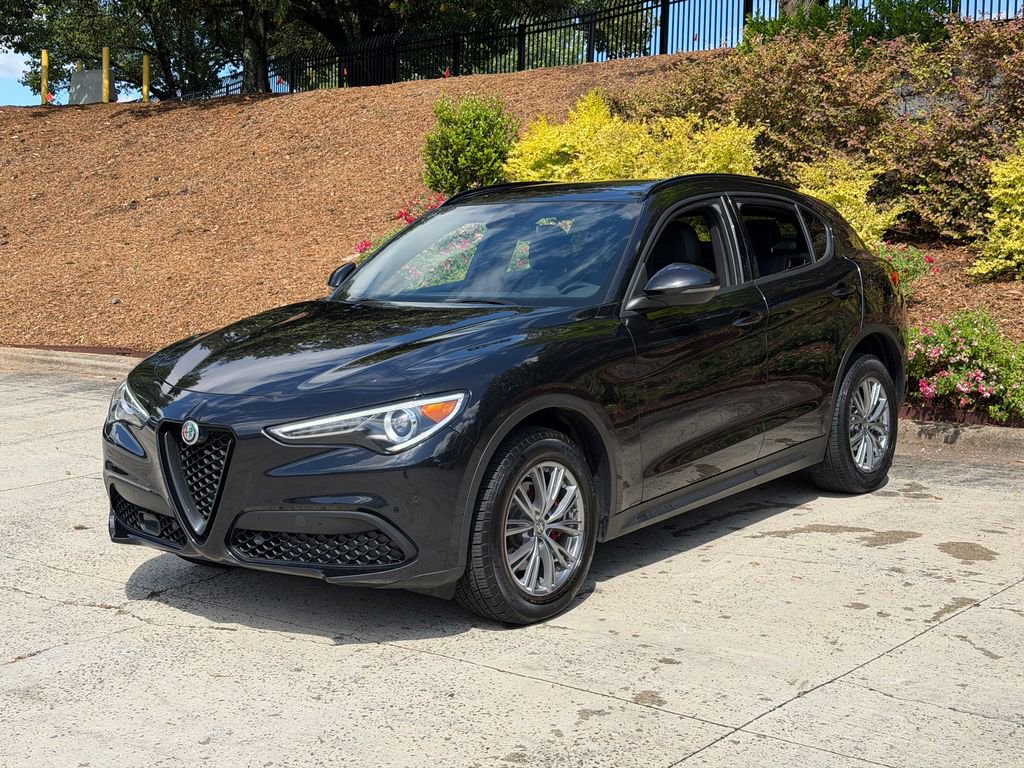 Used 2023 Alfa Romeo Stelvio Sprint AWD/4WD image 7