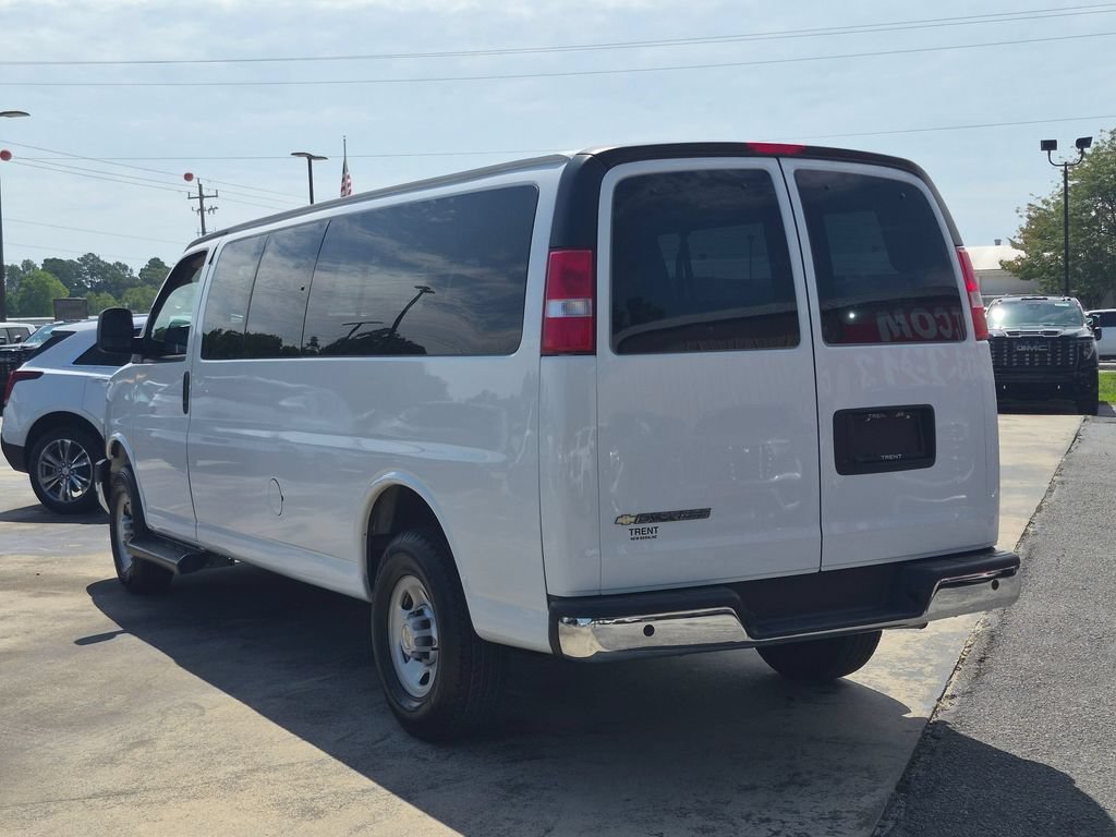 Used 2023 Chevrolet Express 3500 LT w/ LT Preferred Equipment Group RWD image 7