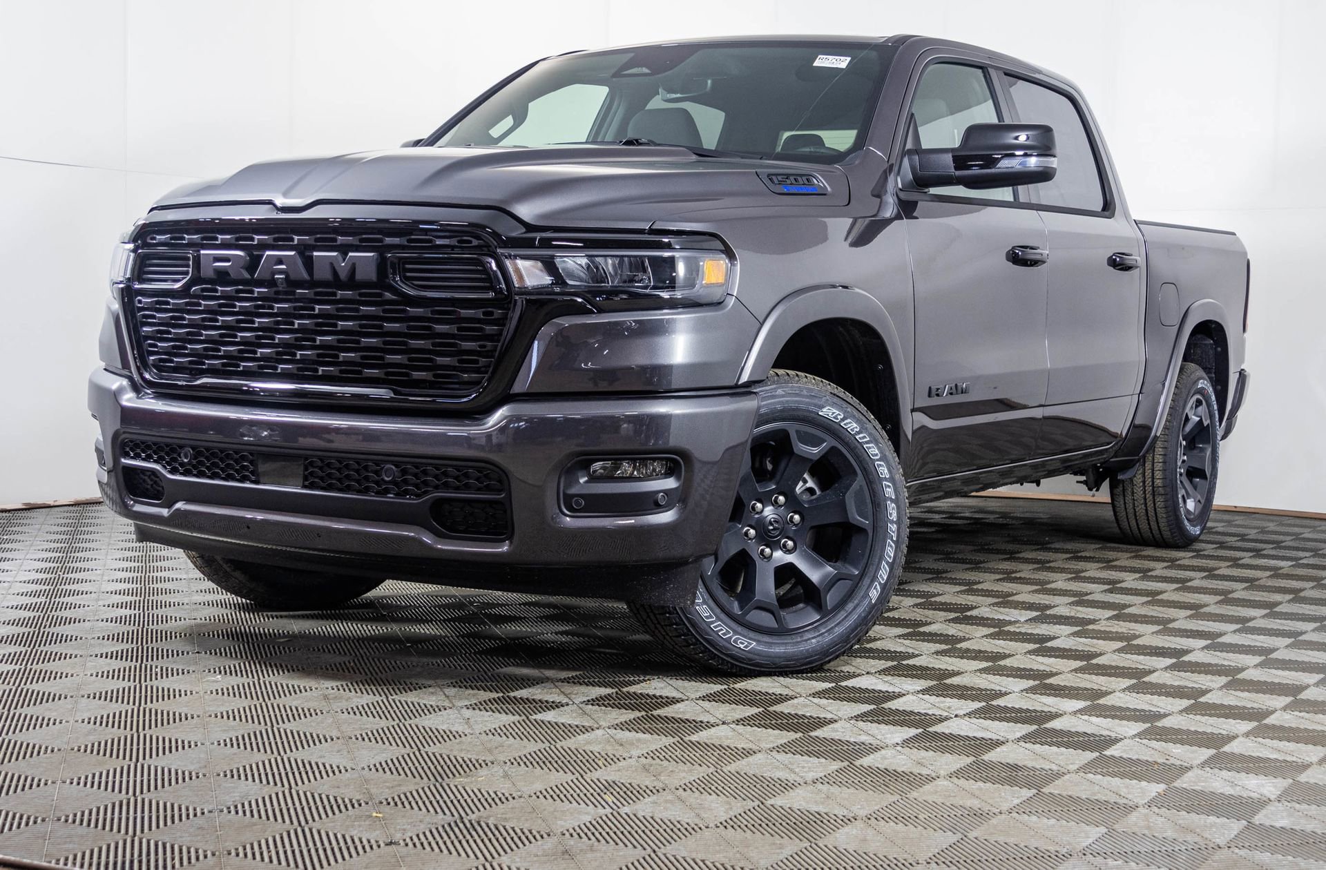 New 2026 RAM 1500 4x4 Crew Cab image 2