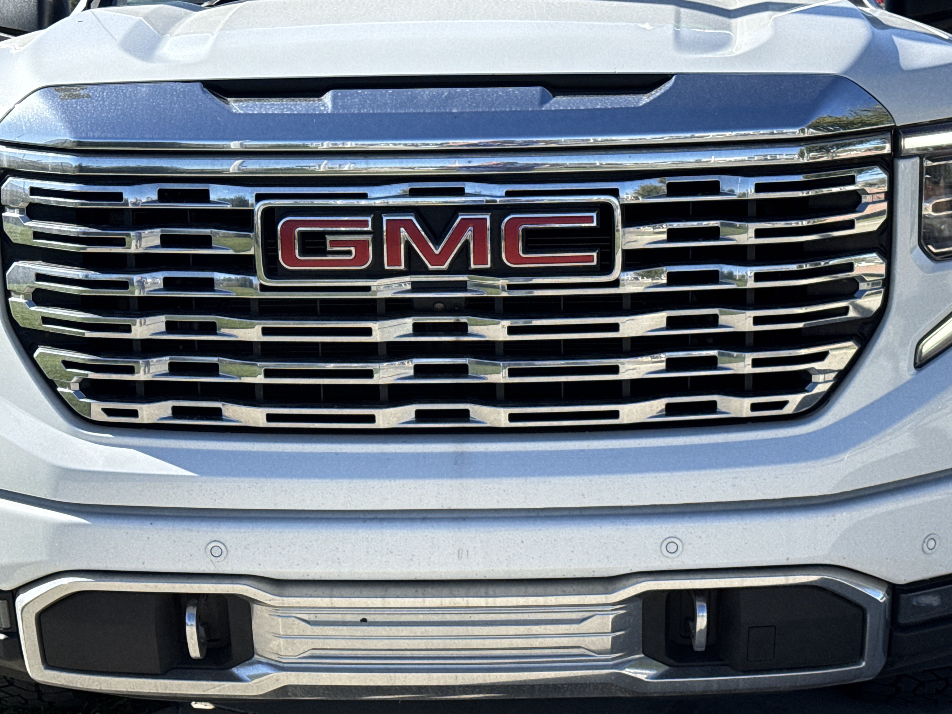 Used 2023 GMC Sierra 1500 Denali w/ Technology Package AWD/4WD image 9