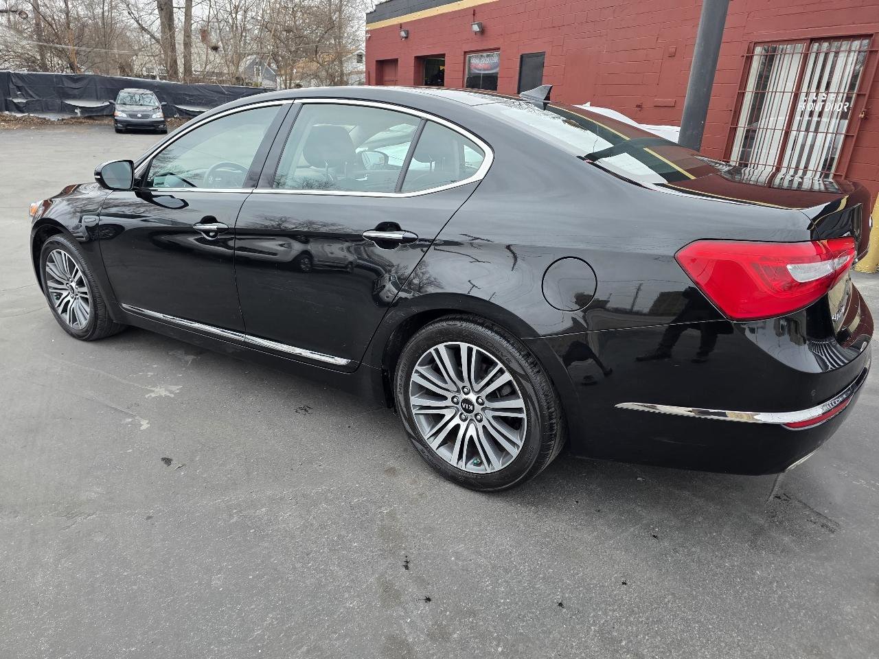 Used 2014 Kia Cadenza Premium image 4