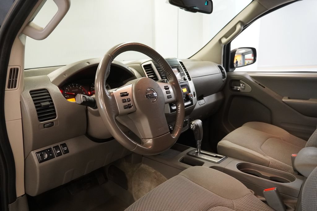 Used 2016 Nissan Frontier SV w/ SV Value Truck Package AWD/4WD image 6