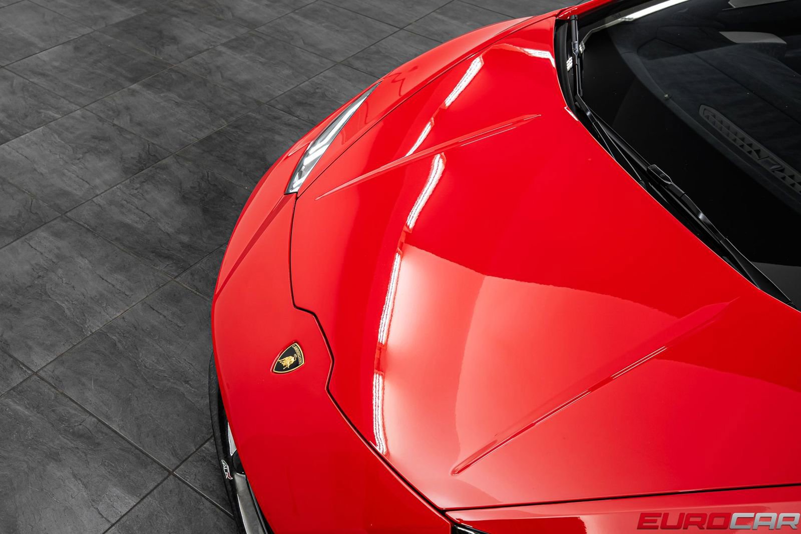 Used 2018 Lamborghini Huracan Performante AWD/4WD image 9