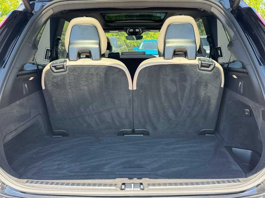 Certified 2025 Volvo XC90 B5 Ultra AWD/4WD image 5