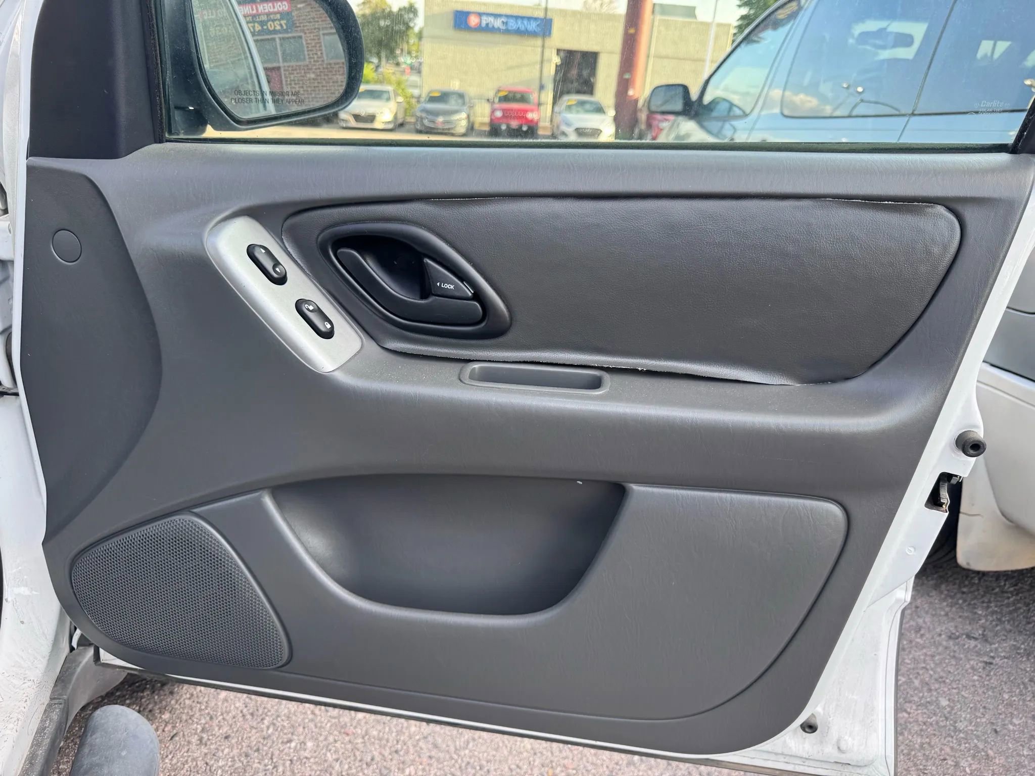 Used 2003 Ford Escape XLT image 17