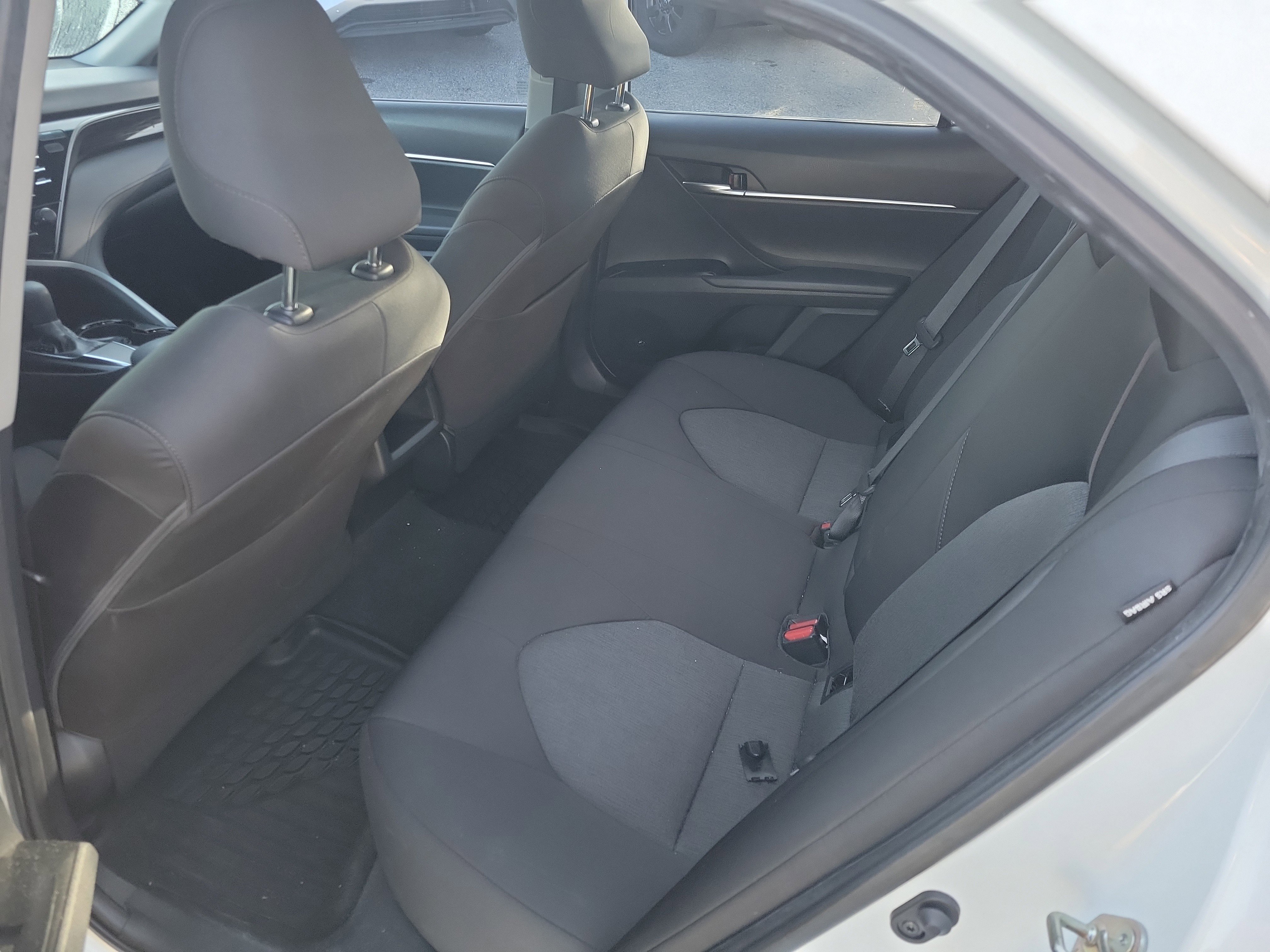 Used 2019 Toyota Camry LE image 30