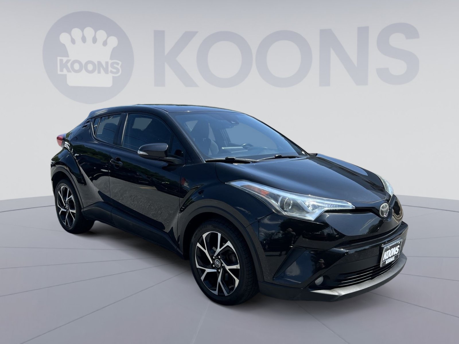Used 2018 Toyota C-HR XLE FWD image 10