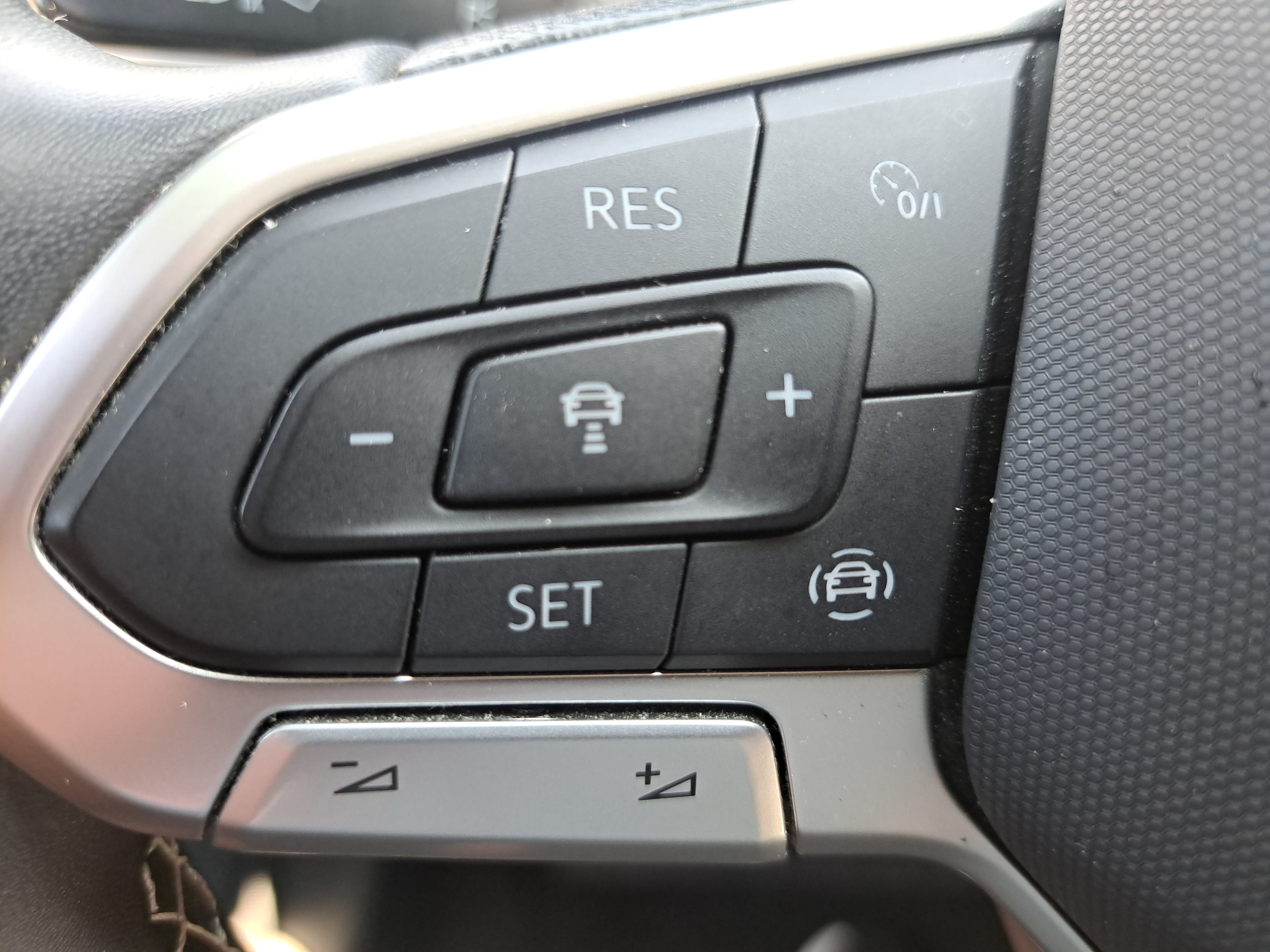 Certified 2023 Volkswagen Atlas SE w/ Panoramic Sunroof Package FWD image 18