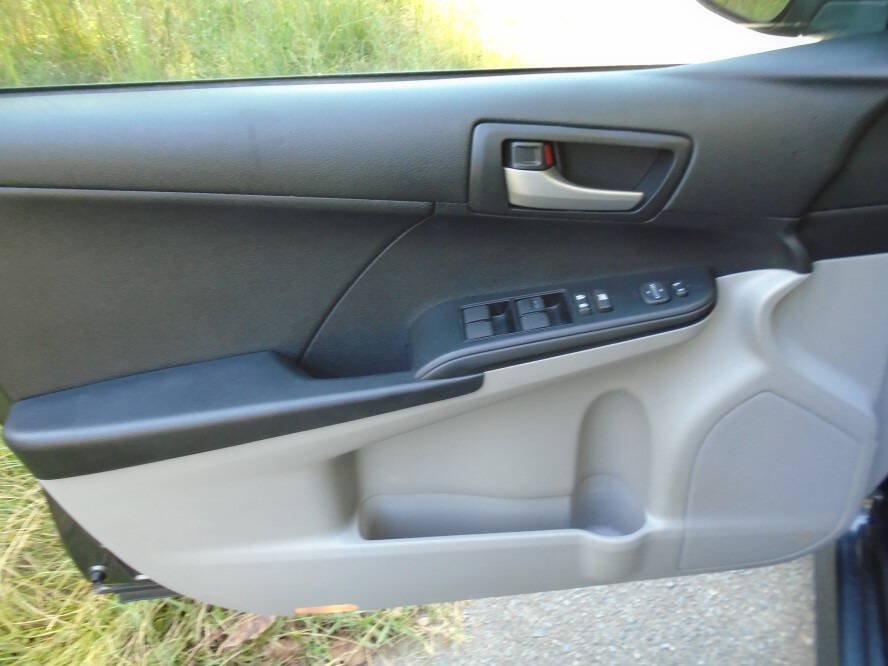 Used 2014 Toyota Camry FWD image 16