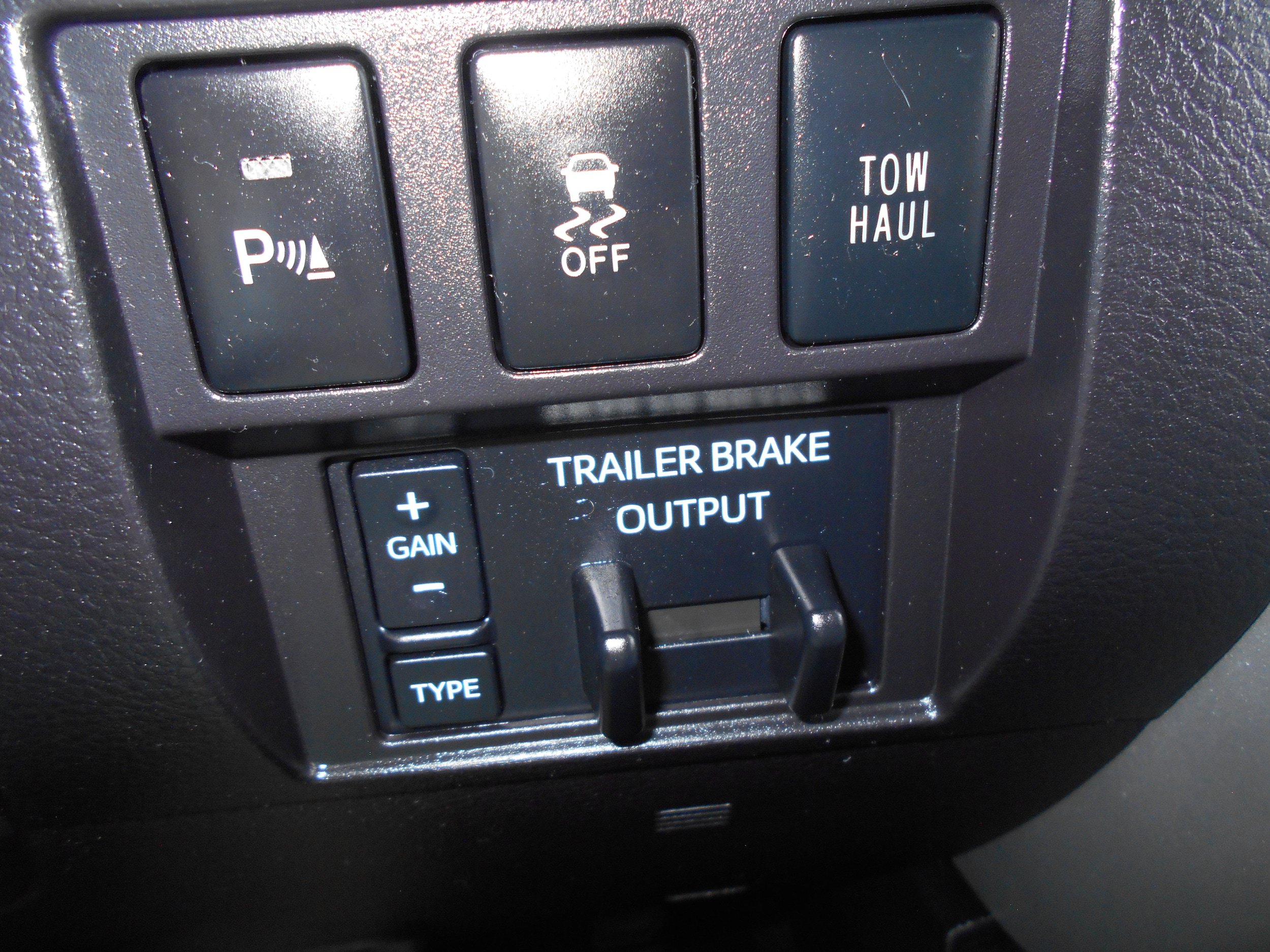 Used 2016 Toyota Tundra Limited w/ Limited Premium Package AWD/4WD image 15