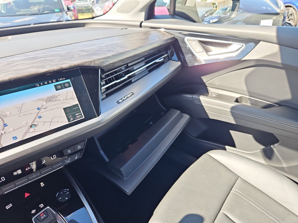 Used 2022 Audi Q4 e-tron Prestige image 19