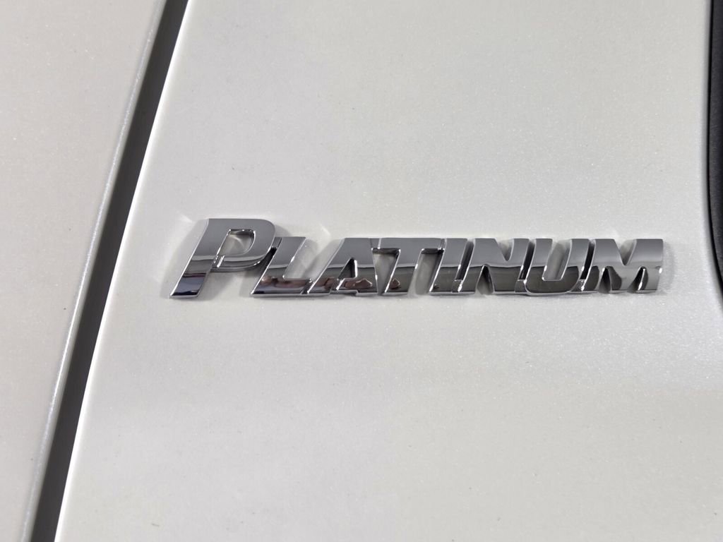 Used 2015 Toyota Sequoia Platinum image 27