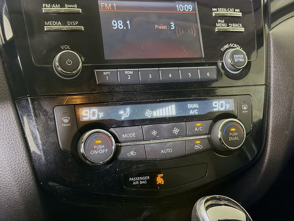 Used 2018 Nissan Rogue Sport SV w/ SV All-Weather Package image 18