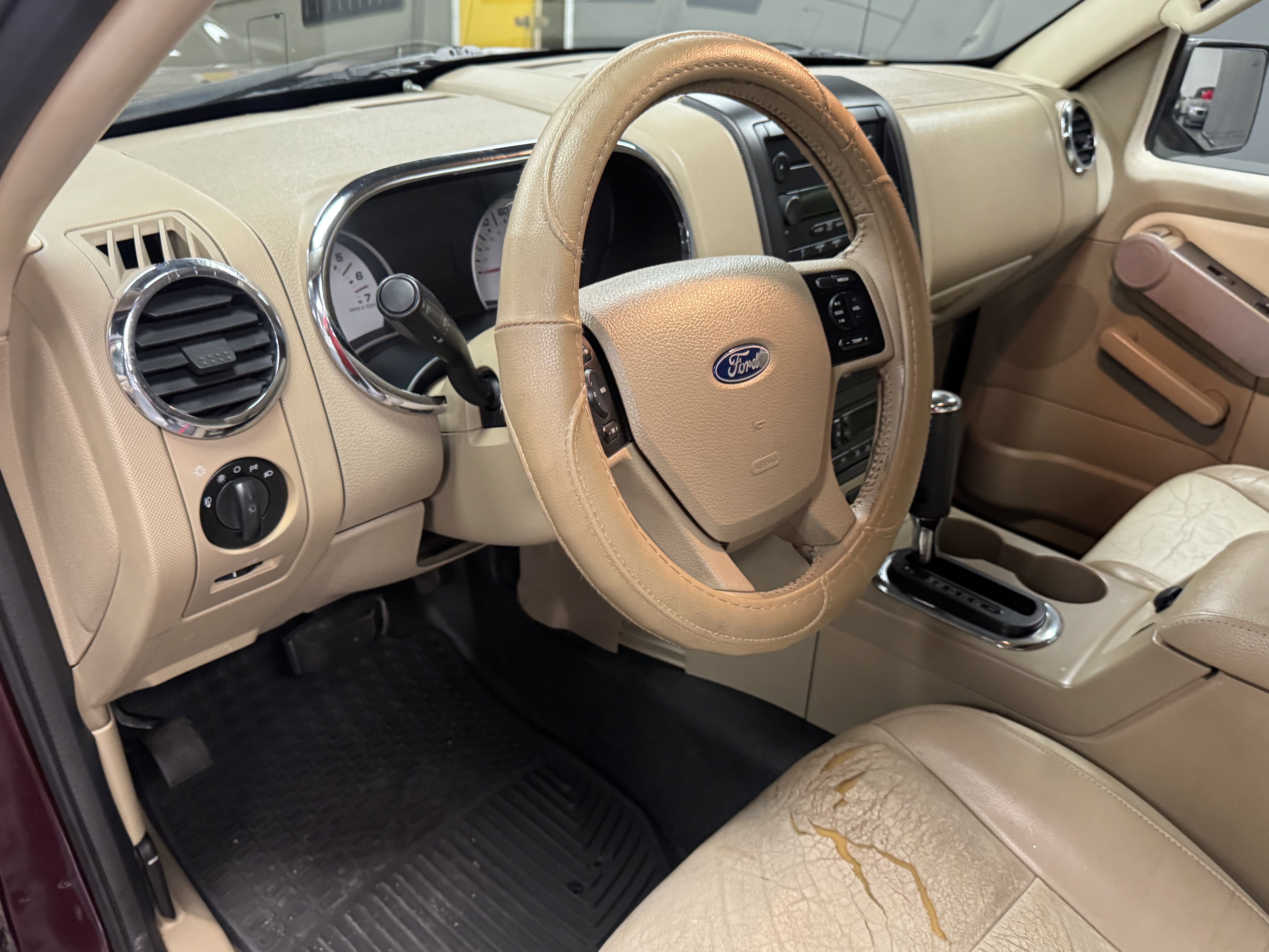 Used 2007 Ford Explorer Sport Trac Limited RWD image 7