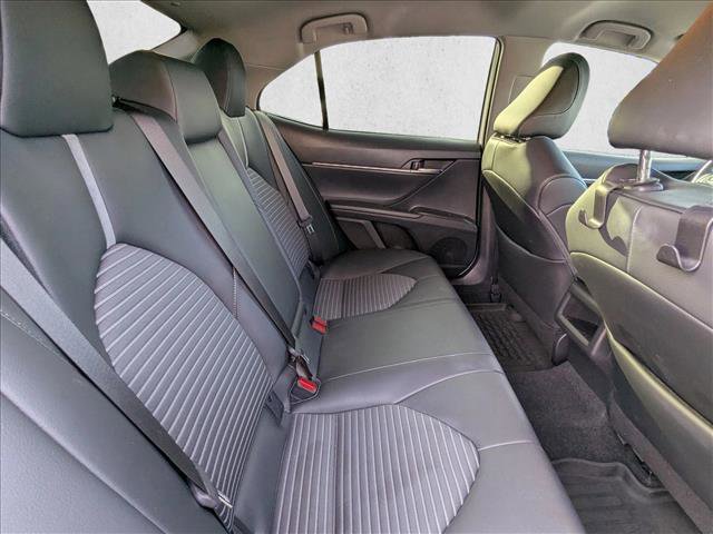 Used 2022 Toyota Camry SE image 19