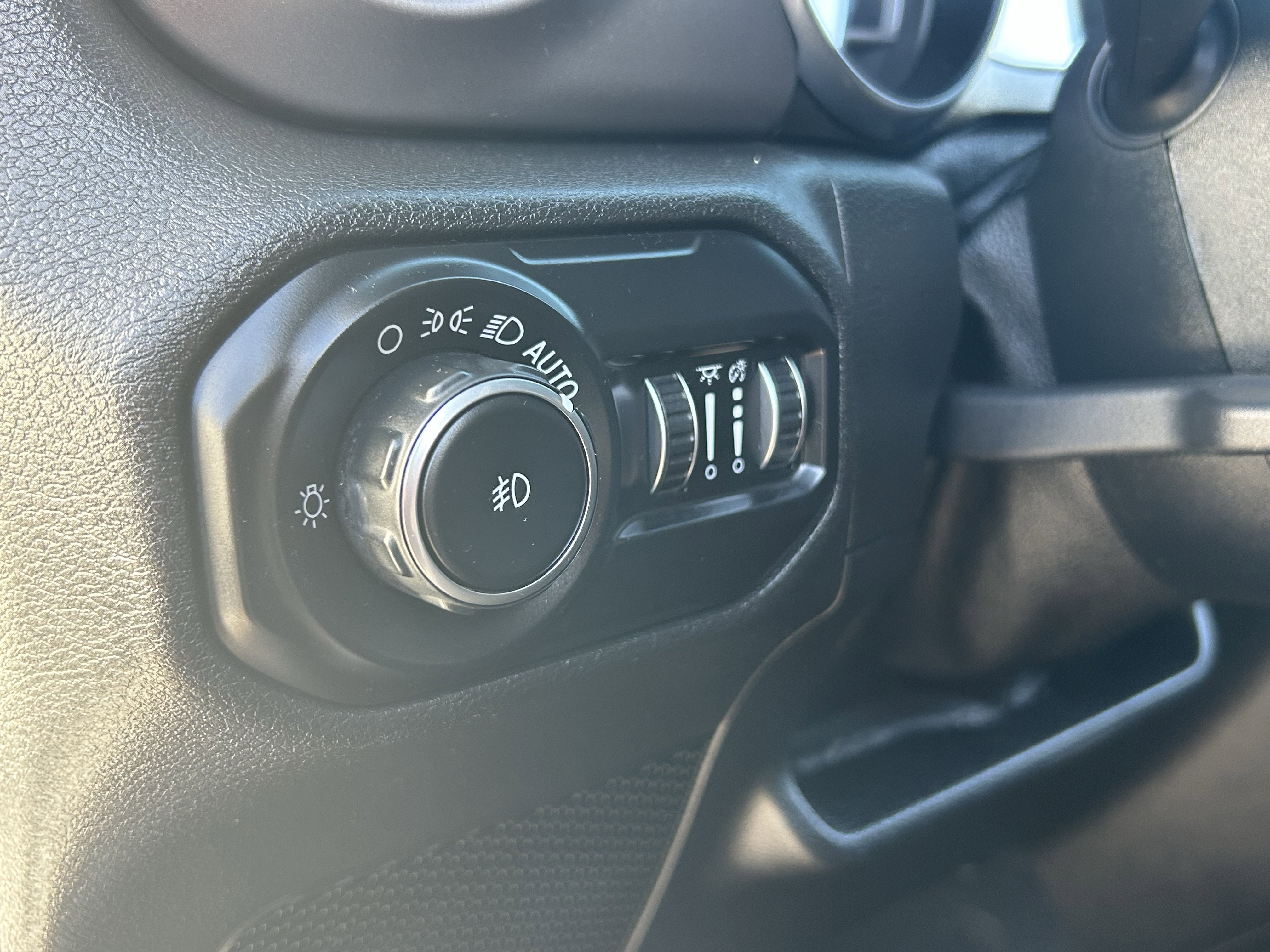 Certified 2020 Jeep Wrangler Sport image 20