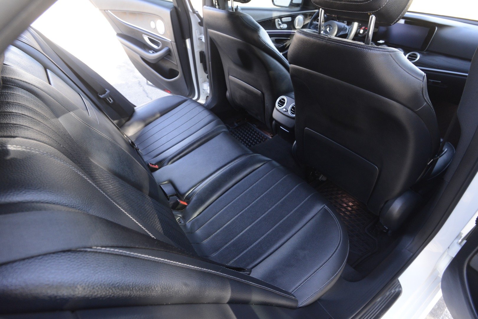 Used 2017 Mercedes-Benz E 300 image 10
