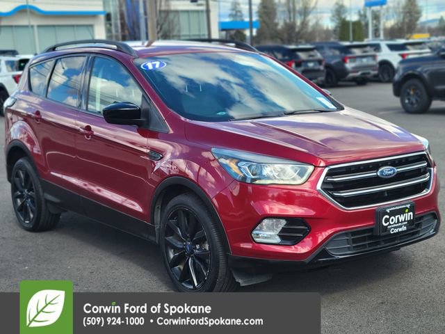 Used 2017 Ford Escape SE w/ SE Sport Appearance Package