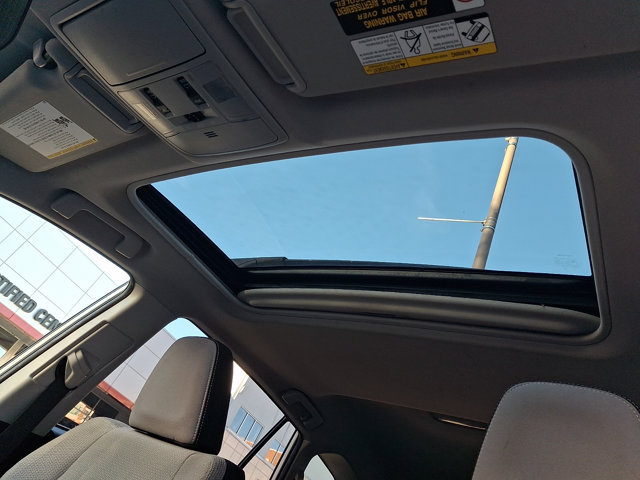 Used 2018 Toyota RAV4 XLE AWD/4WD image 14