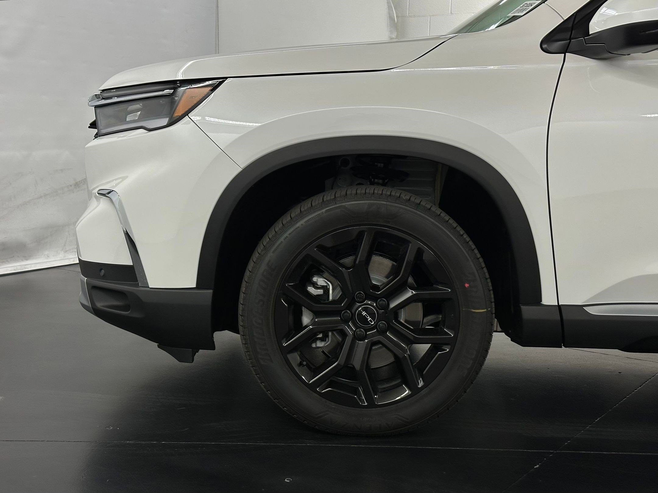 New 2025 Honda Pilot Touring image 12