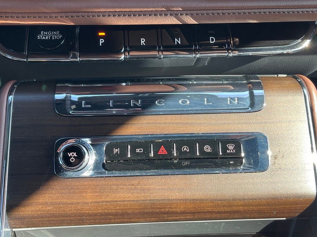 Used 2025 Lincoln Aviator Reserve w/ Equipment Group 201A AWD/4WD image 16
