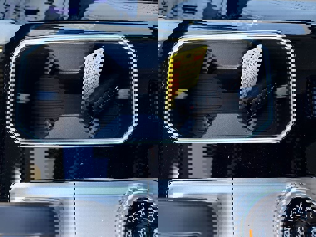 New 2025 Mitsubishi Outlander SE image 41