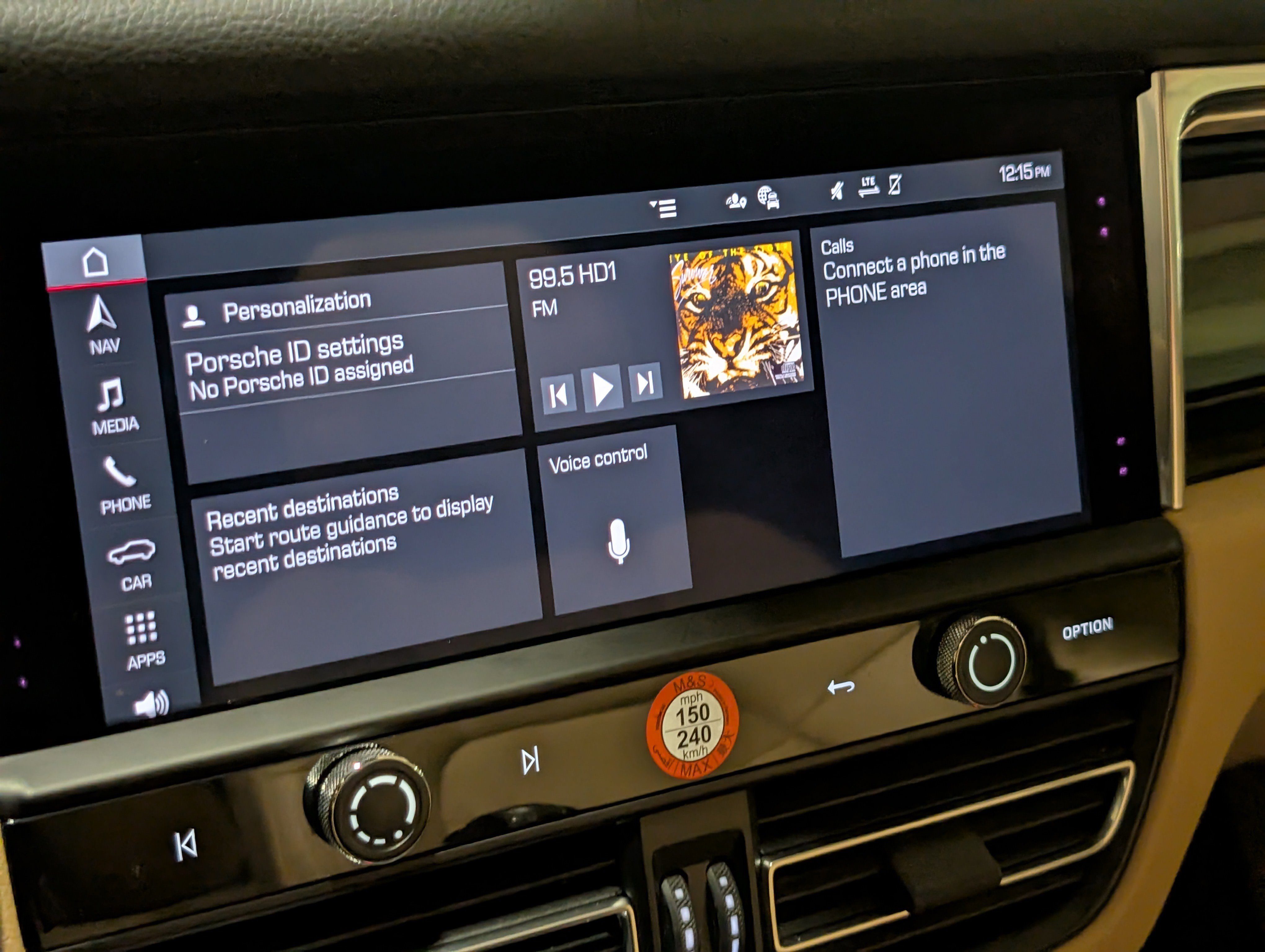 Certified 2025 Porsche Macan image 34