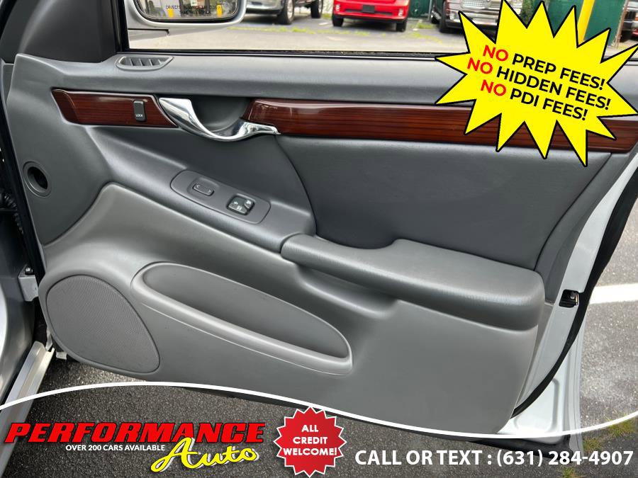 Used 2001 Cadillac De Ville DTS w/ Comfort/Convenience Pkg image 26