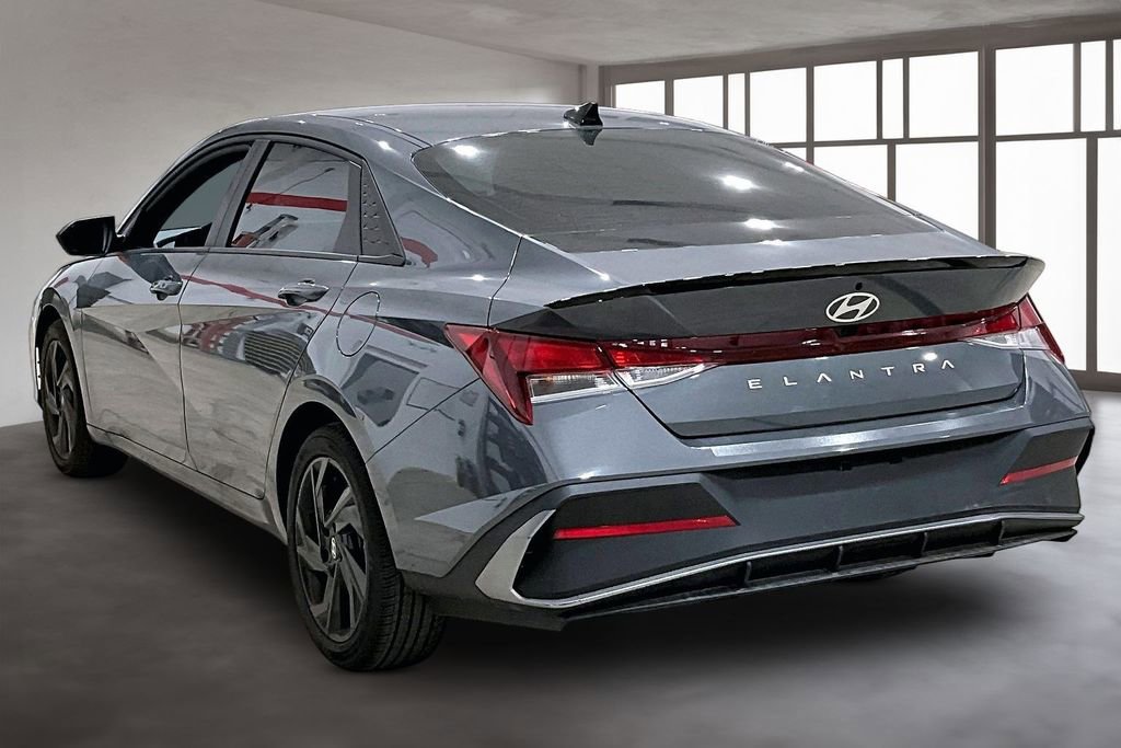 Used 2026 Hyundai Elantra Sport w/ Cargo Package FWD image 10