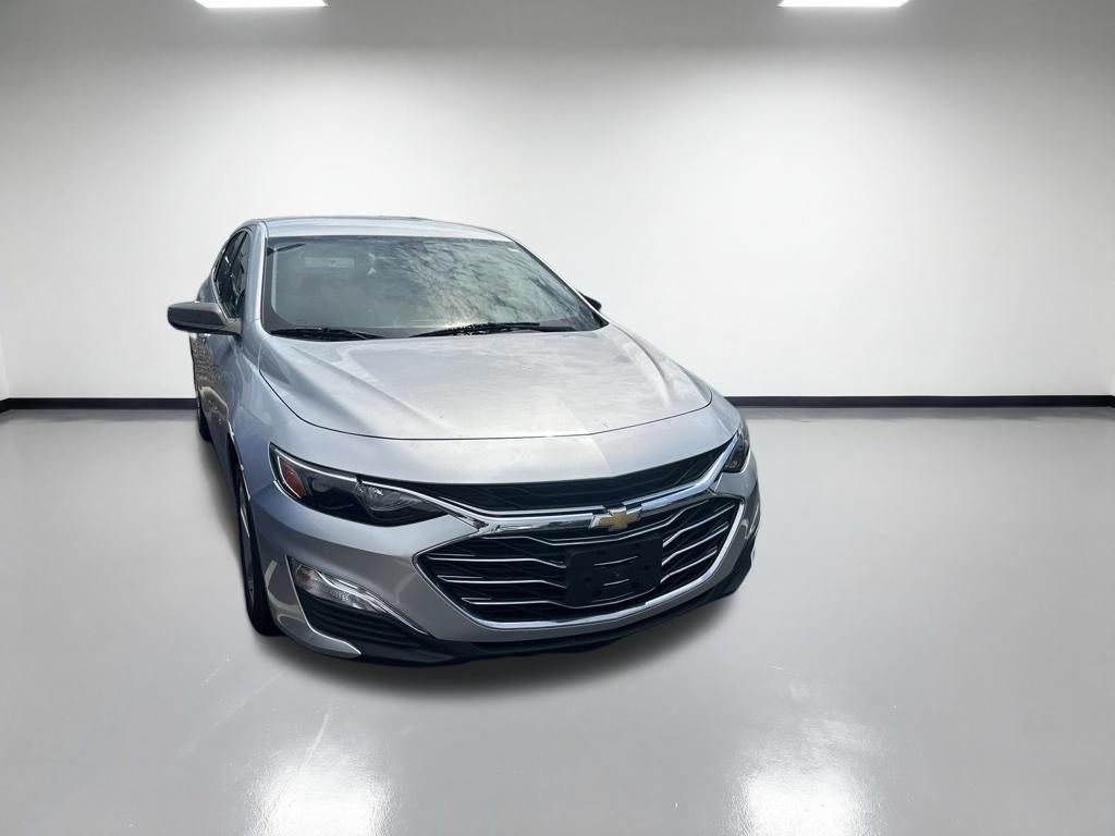 Used 2019 Chevrolet Malibu LS FWD image 2