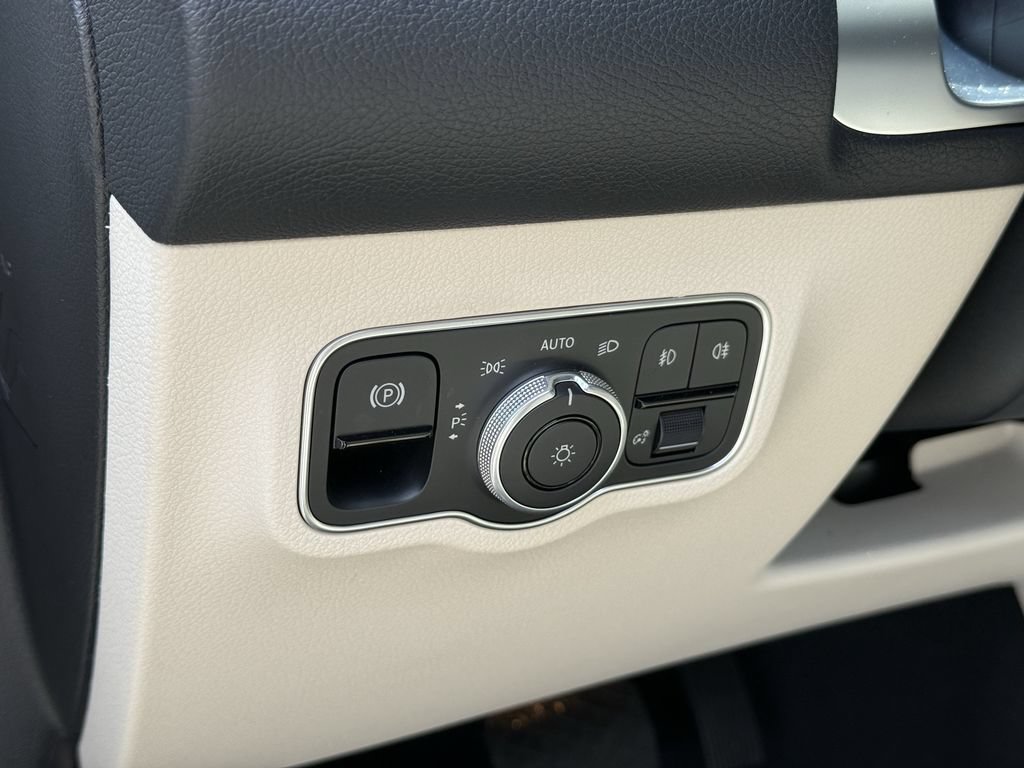 Certified 2025 Mercedes-Benz GLB 250 4MATIC image 18