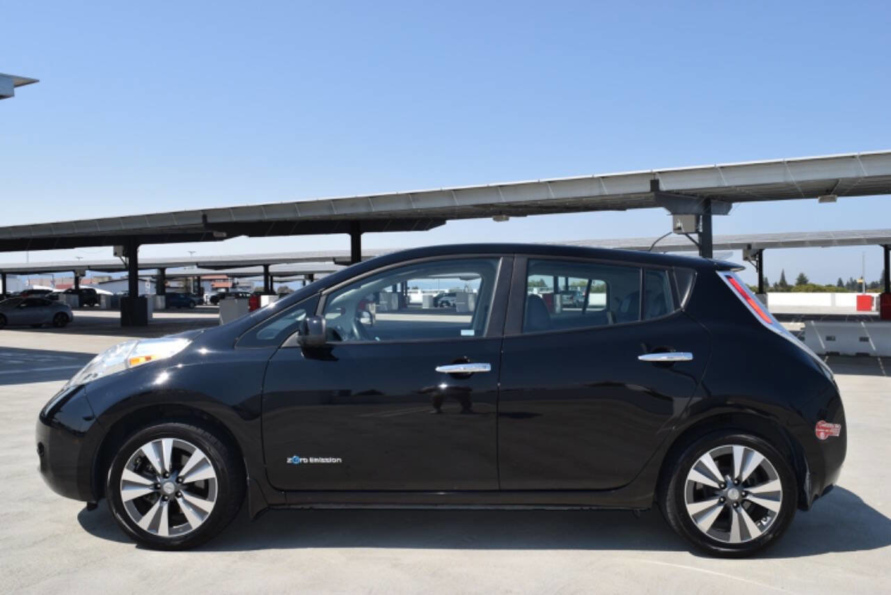 Used 2015 Nissan Leaf SL w/ Premium Package image 5