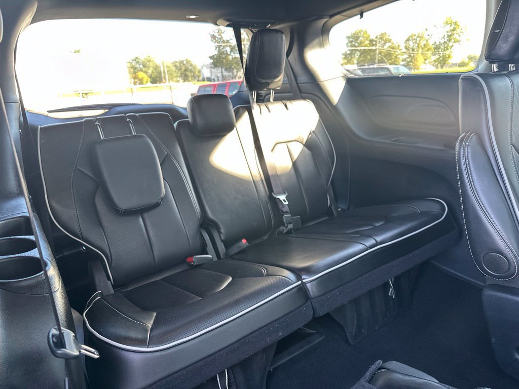 Used 2025 Chrysler Pacifica Limited FWD image 31