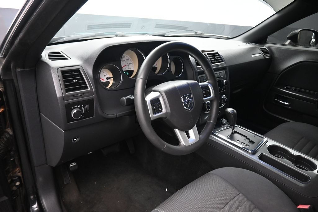 Used 2012 Dodge Challenger SXT RWD image 13
