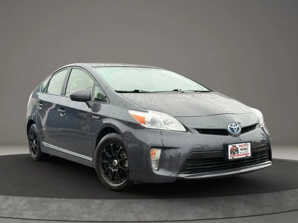 Used 2012 Toyota Prius Four w/ Deluxe Solar Roof Pkg FWD image 2