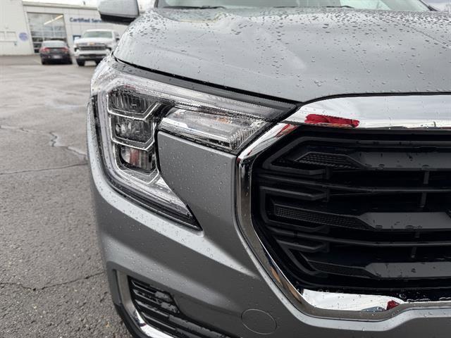Used 2023 GMC Terrain SLE FWD image 8
