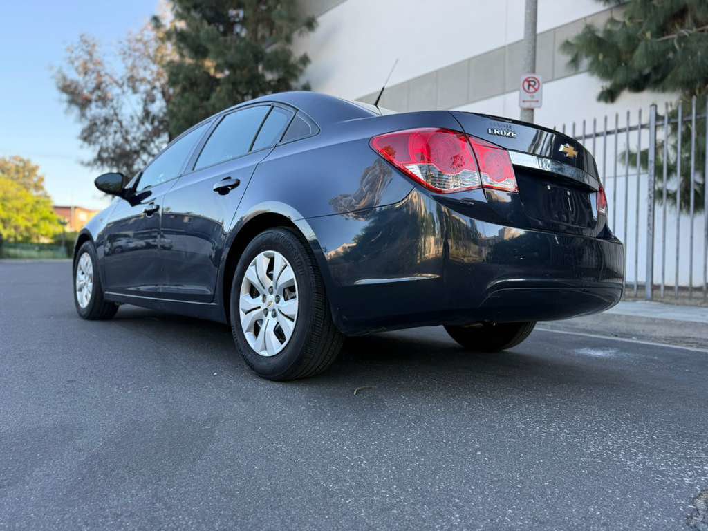 Used 2014 Chevrolet Cruze LS image 14