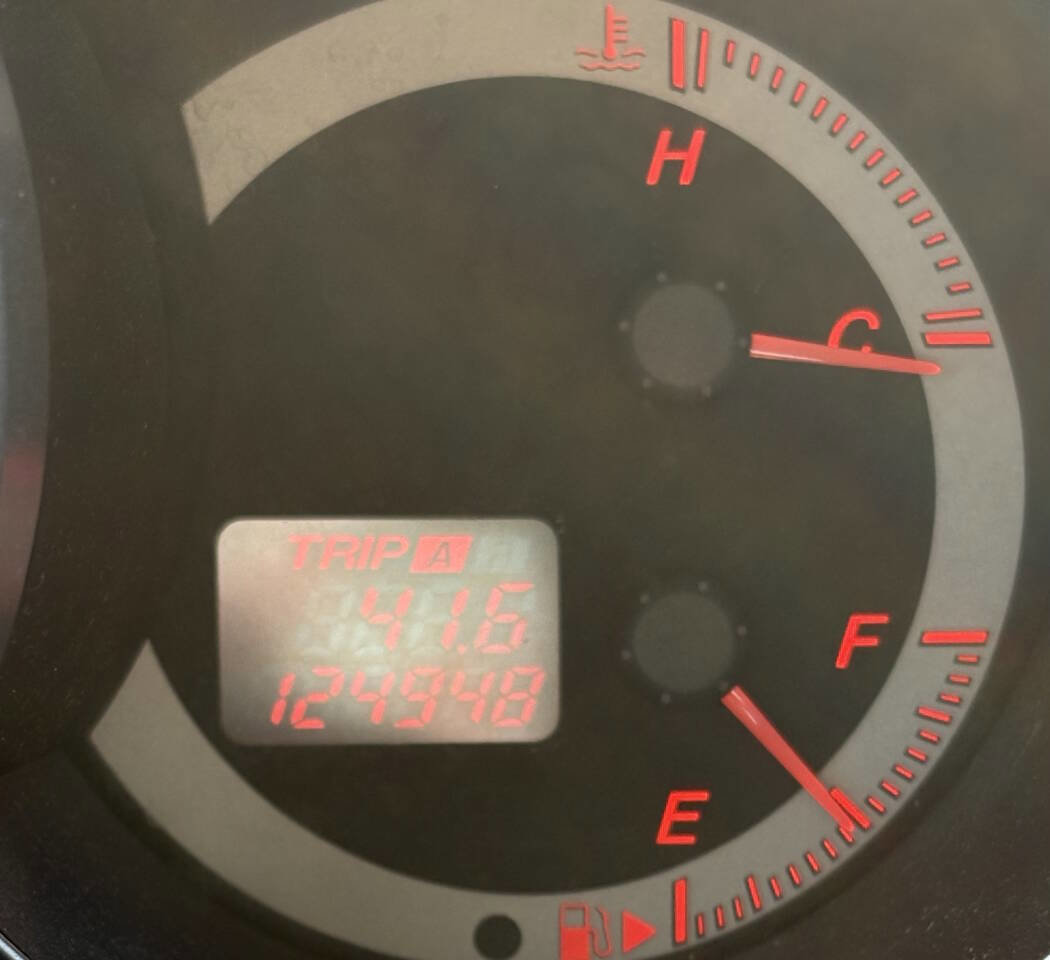 Used 2004 MAZDA MAZDA3 s FWD image 9
