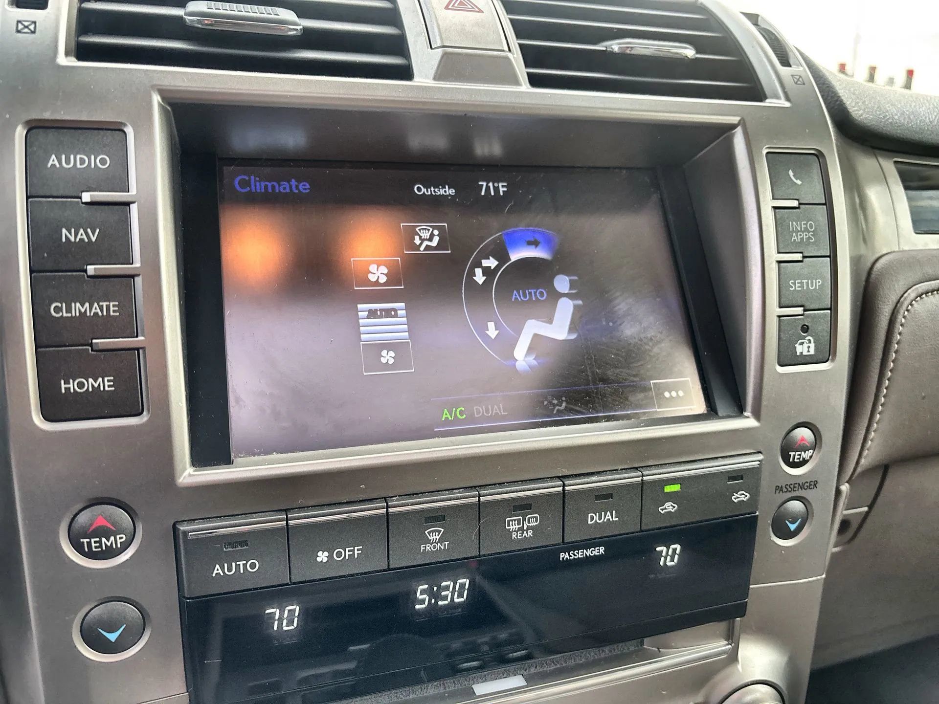 Used 2017 Lexus GX 460 w/ Navigation Package AWD/4WD image 17