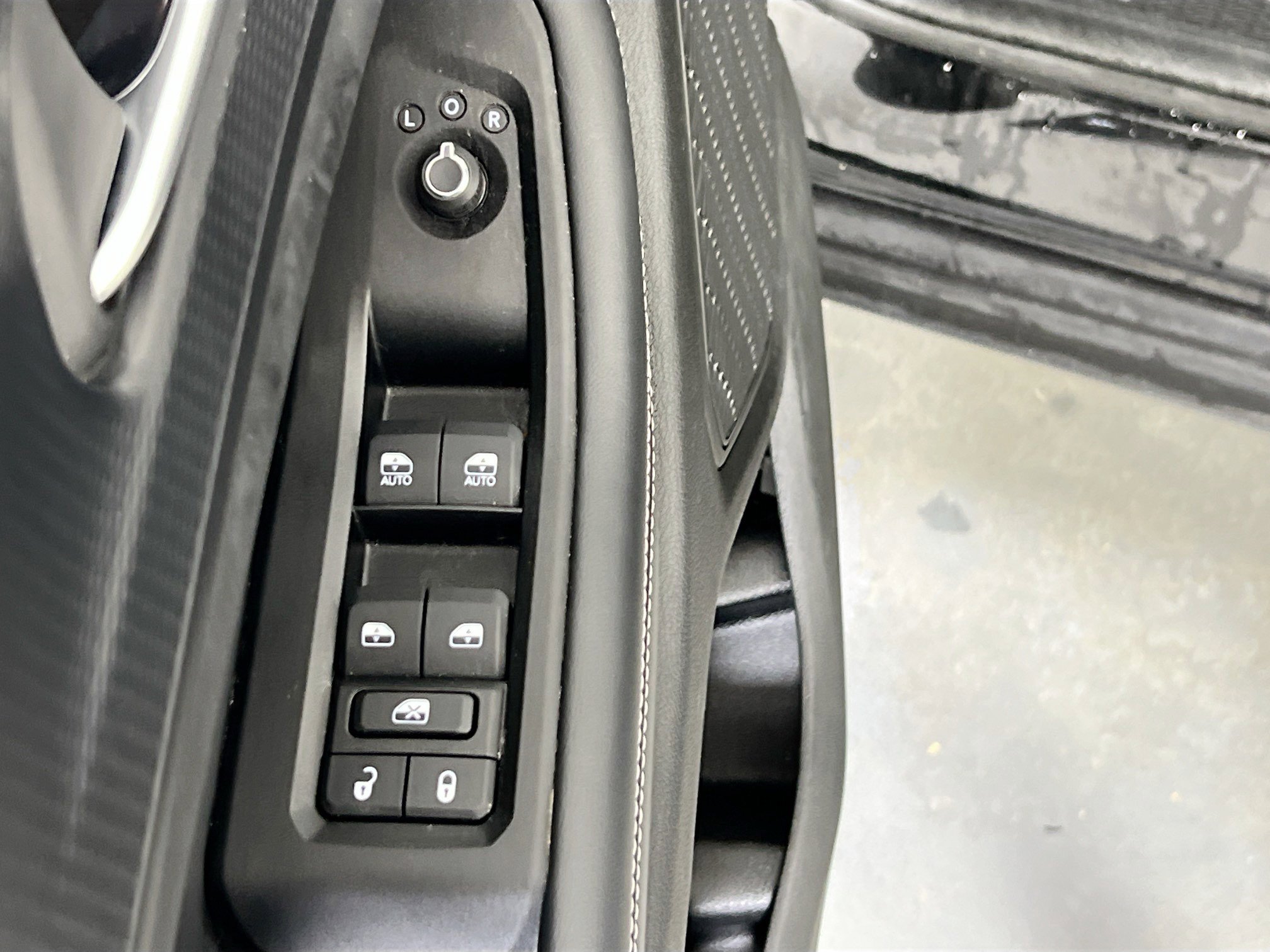Used 2023 Jeep Grand Cherokee L Laredo AWD/4WD image 17