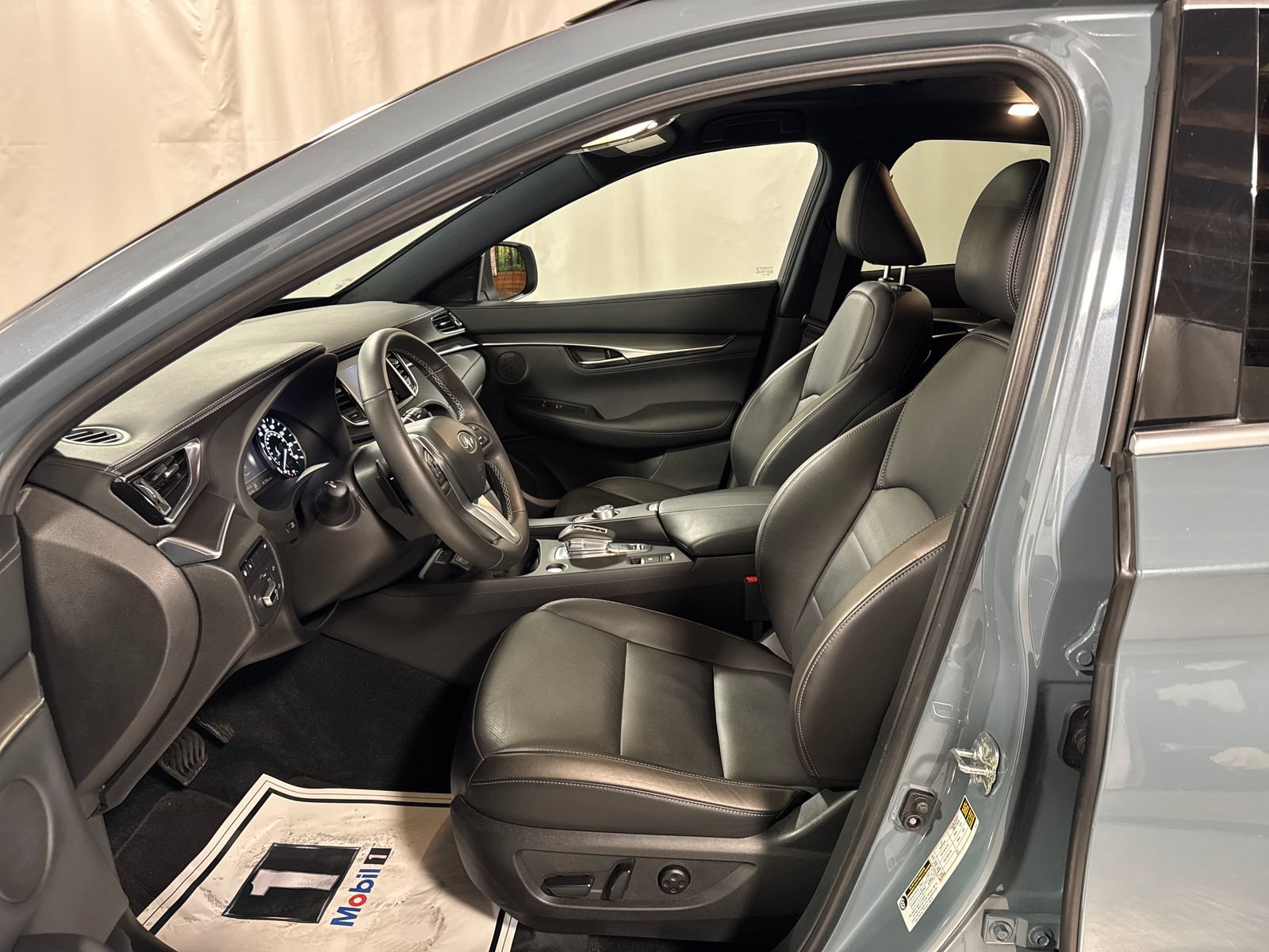 Certified 2025 INFINITI QX55 Luxe w/ Cargo Package AWD/4WD image 3